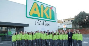 AKI abre duas novas lojas