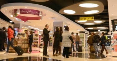 Aeroporto de Lisboa abre área comercial