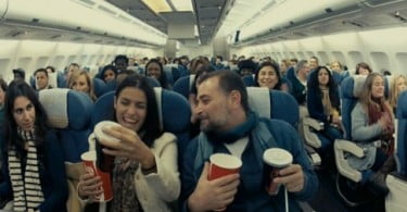 Coca-Cola surpreende passageiros durante voo