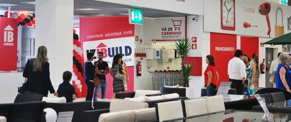 Izibuild inaugura em Oeiras a sua maior loja