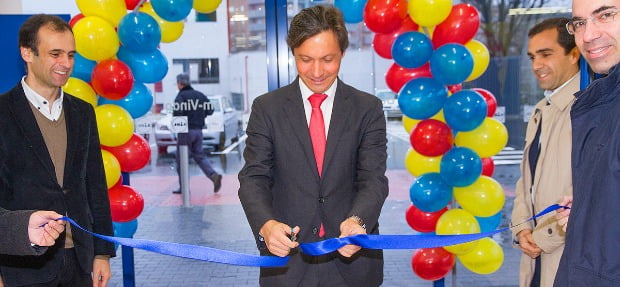 Lidl reabre mais duas lojas