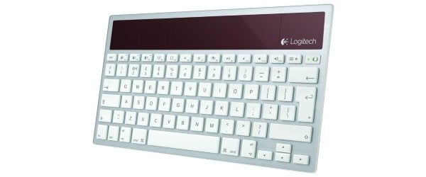 Logitech lança teclado solar para dispositivos Apple