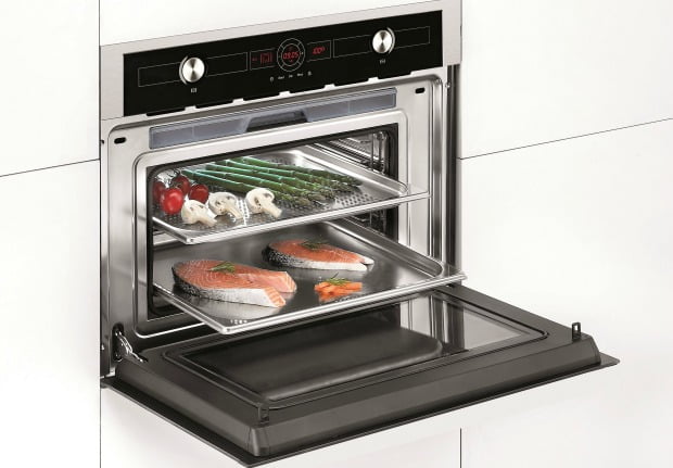 Teka lança novo forno a vapor