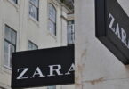 As montras das lojas são quase sempre um dos primeiros contactos do consumidor, sendo por isso alvo de inovações, como o caso recente da Zara.