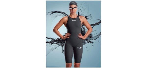 Sport Zone lança campanha em fato de banho olímpico da Arena