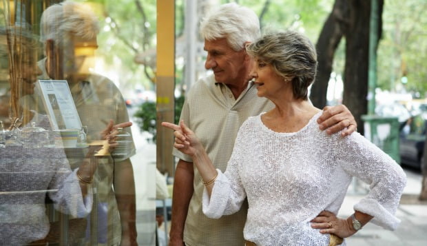 Conheça os novos cinco segmentos dos consumidores portugueses com mais de 45 anos