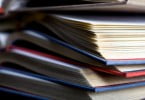 Cada vez mais portugueses pedem livros escolares emprestados ou compram em segunda mão