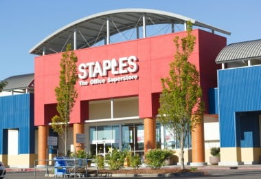 Fnac Darty chega a acordo para comprar 11 lojas da Staples Portugal
