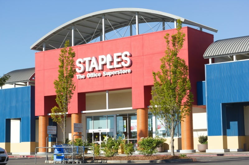 Staples fachada de loja