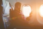 usar smartphone no avião Distribuição Hoje