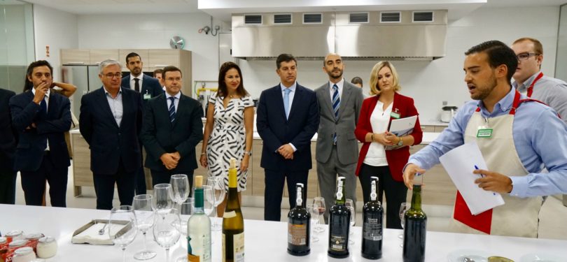Ministro da Economia diz que Mercadona em Portugal é “enorme alavanca para a entrada de produtos portugueses em Espanha”