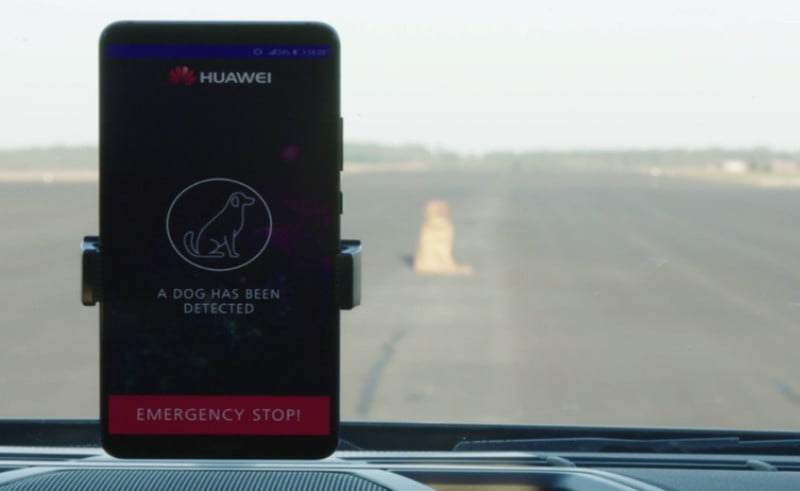 Huawei põe smartphone a conduzir automóvel
