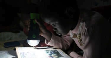 Mastercard e M-KOPA Solar querem iluminar África