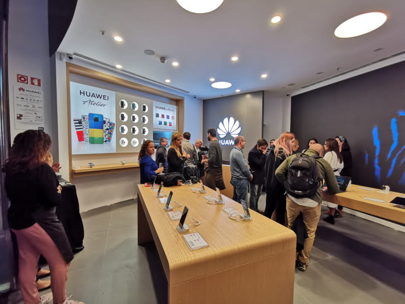Huawei apresenta nova ‘experiência de loja’