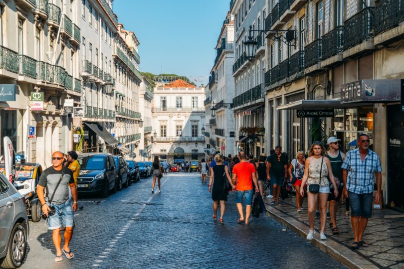 Lisboa e Porto destacam-se no crescimento do comércio de rua