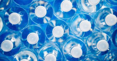 Governo avança com máquinas para recolha de garrafas descartáveis