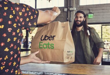 Uber Eats lança serviço de devoluções com recolha por estafeta