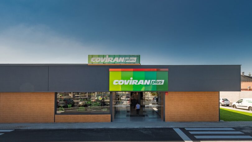 A insígnia Coviran inaugurou o segundo supermercado em Portugal com a denominação Coviran Plus, no Monte Redondo, em Leiria.