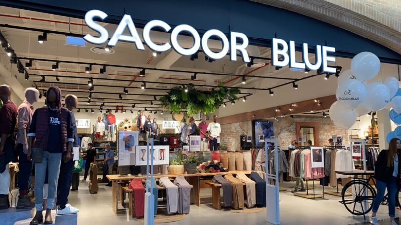 A Sacoor Blue é a nova marca do Grupo Sacoor, sendo dirigida à geração mais jovem, e tendo como foco a sustentabilidade.
