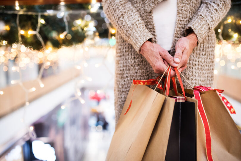 Natal: Maioria dos portugueses vai realizar compras online e em loja física