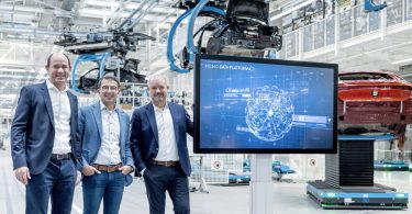 Mercedes-Benz e Microsoft em parceria para melhorar a produção automóvel