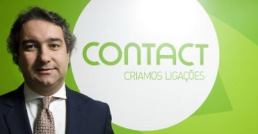 Contact contrata para uma nova posição de director coordenador