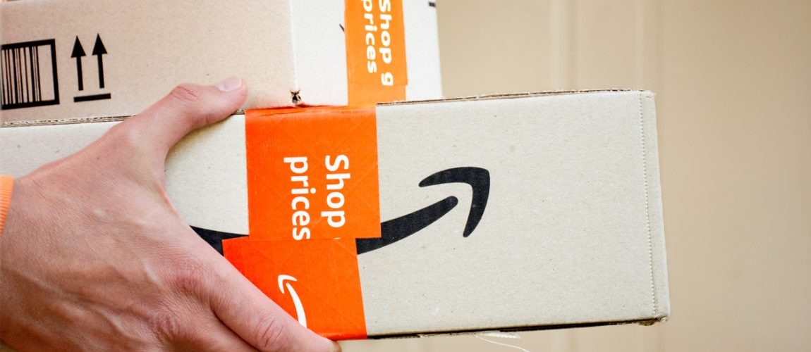 Amazon acusada de greenwashing e de usar mais plástico do que realmente diz