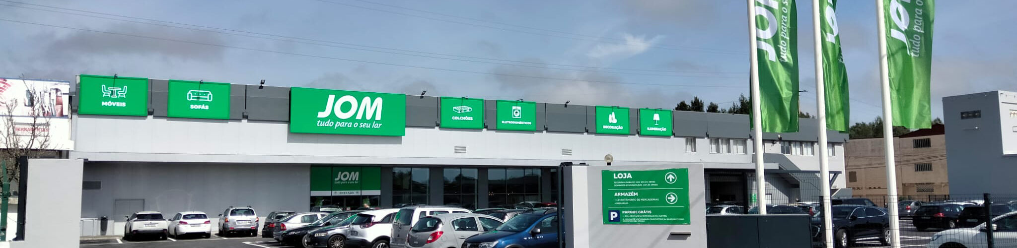 Grupo JOM instala carregadores de veículos elétricos nas suas lojas