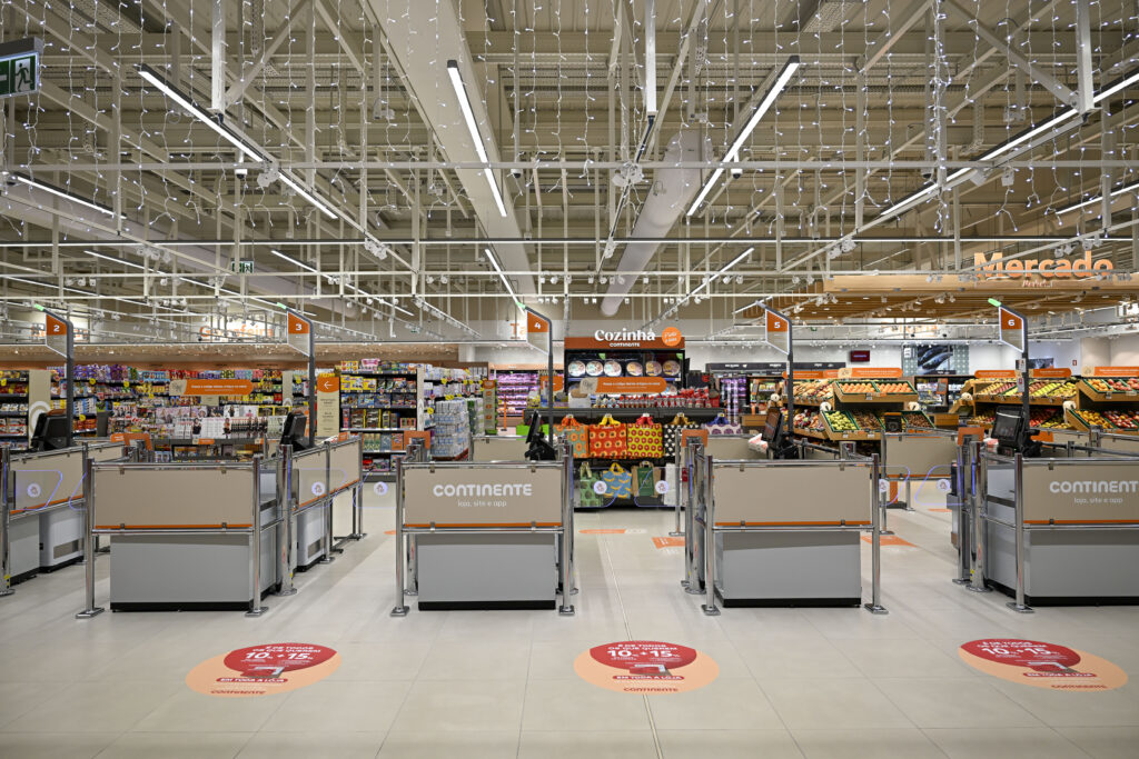 Continente lança loja inteligente em Leiria e investe 6 milhões de euros