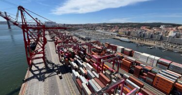O terminal YILPORT Liscont, localizado no Porto de Lisboa, anunciou que tem registado “um desempenho muito relevante”, apresentando um crescimento contínuo nos volumes movimentados, ao mesmo tempo, prepara a expansão da sua capacidade. 