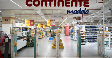 Continente de Albufeira lança serviço de entregas rápidas 24 horas