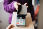 Geração Z: O futuro gestão financeira está nos smartphones e influenciadores