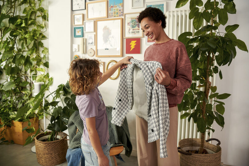 Segunda mão: Adeus fast fashion, olá “moda híbrida”?