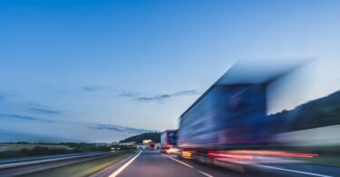 Que tendências estão a transformar o setor do transporte rodoviário comercial?