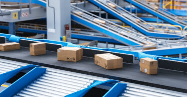 UE reforça controlos e obriga pequenas encomendas a pagar taxas