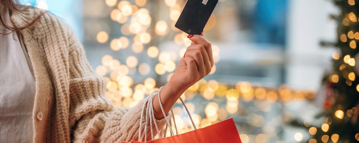 Retalho europeu deverá crescer no período festivo apesar de maior cautela dos consumidores