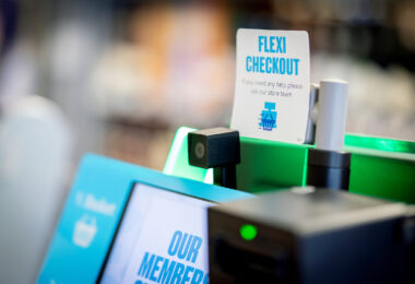 Caixas híbridas: A nova era do pagamento flexível no retalho