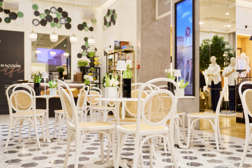 Sacoor Brothers reforça experiência em loja com Sacoor Café no Colombo