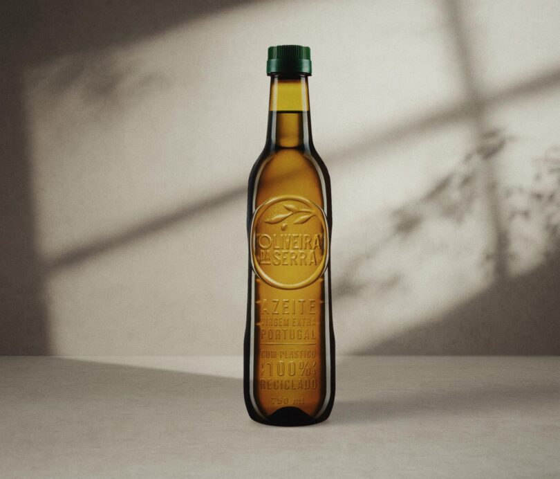 Garrafa 100% rPET e sem rótulo frontal vale prémio internacional à Oliveira da Serra
