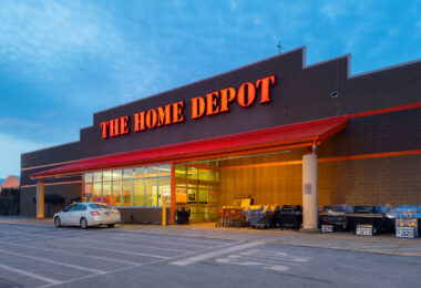 Home Depot cria cargo para otimizar a experiência de compra nas lojas