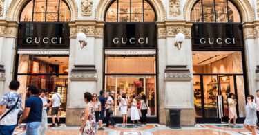 Retalho de luxo europeu cresce em lojas, mas escassez de espaços mantém-se