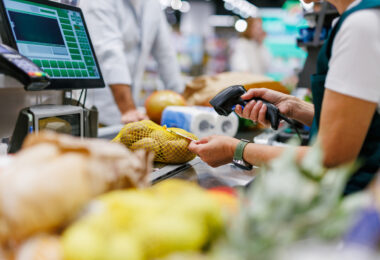 Portugueses gastam entre 60% a 80% do orçamento em despesas essenciais