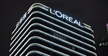 L’Oréal fecha acordo de 4 mil milhões com a Kering Beauté e garante licenças de longo prazo