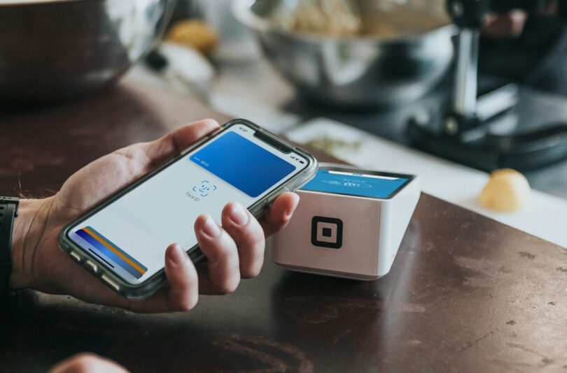 Cartão continua a liderar pagamentos em Portugal, mas mobile ganha peso