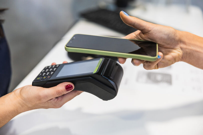 Pagamentos móveis ultrapassam cartões nas compras online nórdicas