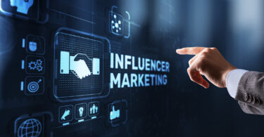 Marketing de influência influenciam decisões de compra de 88% dos jovens