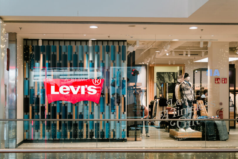 Levi’s reforça experiência em loja com serviço made-to-order